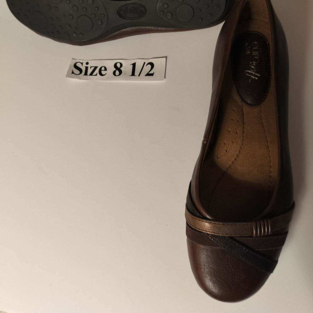 Ladies Flats by Sofft